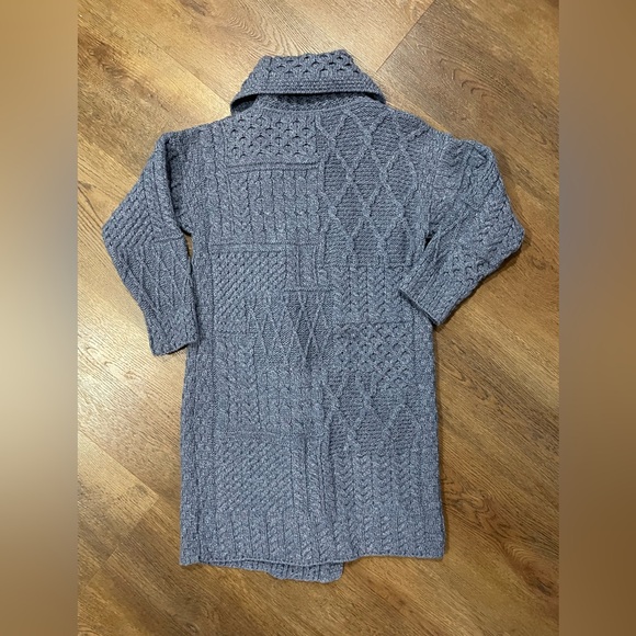 Carriag Donn Elegant Blue Women's Irish Merino Wool Cable Knit Long Cardigan - Picture 8 of 8